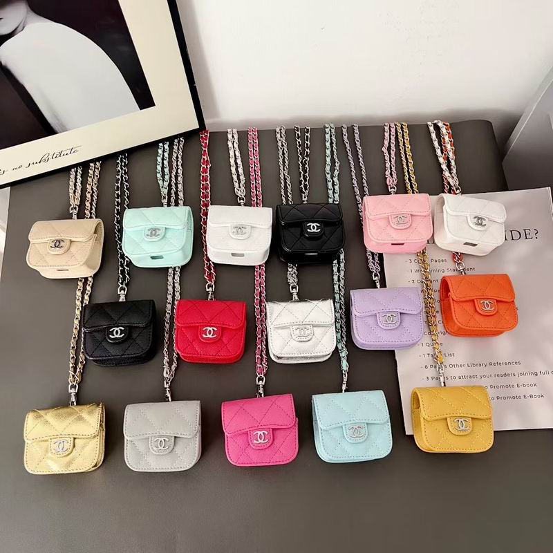 Chanel Airpods bag 040801
